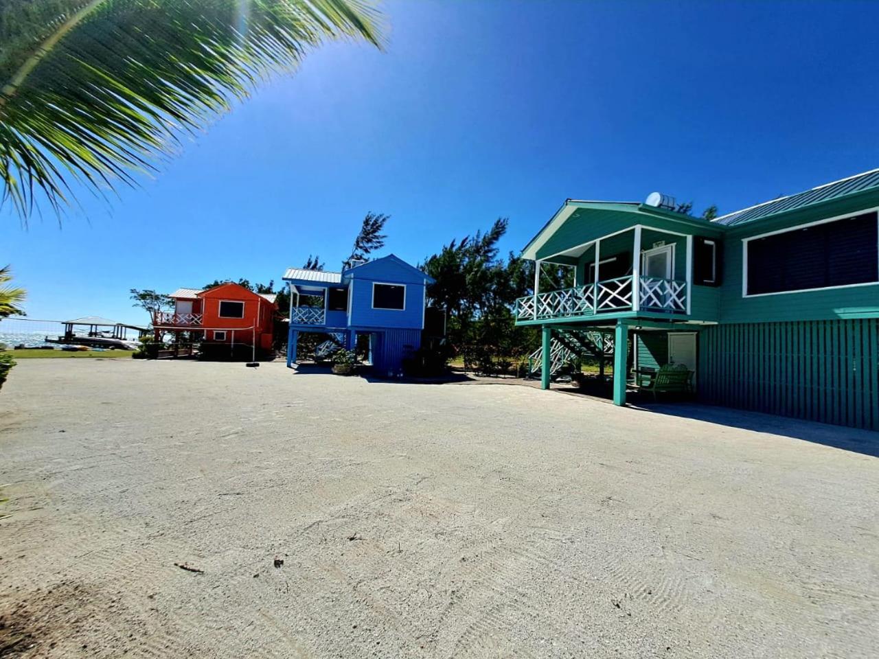 Therapy Cabins - Belize Island Experience