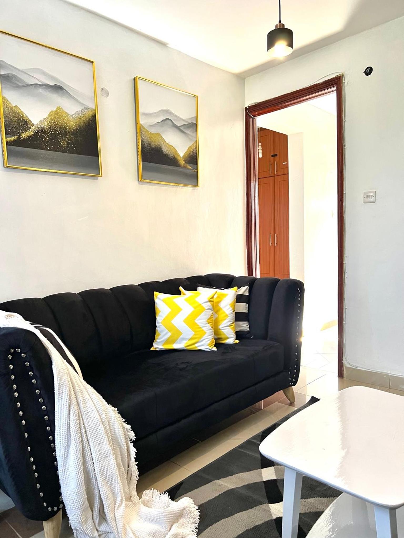Elegant 1br Milimani - Fast Wifi view 4