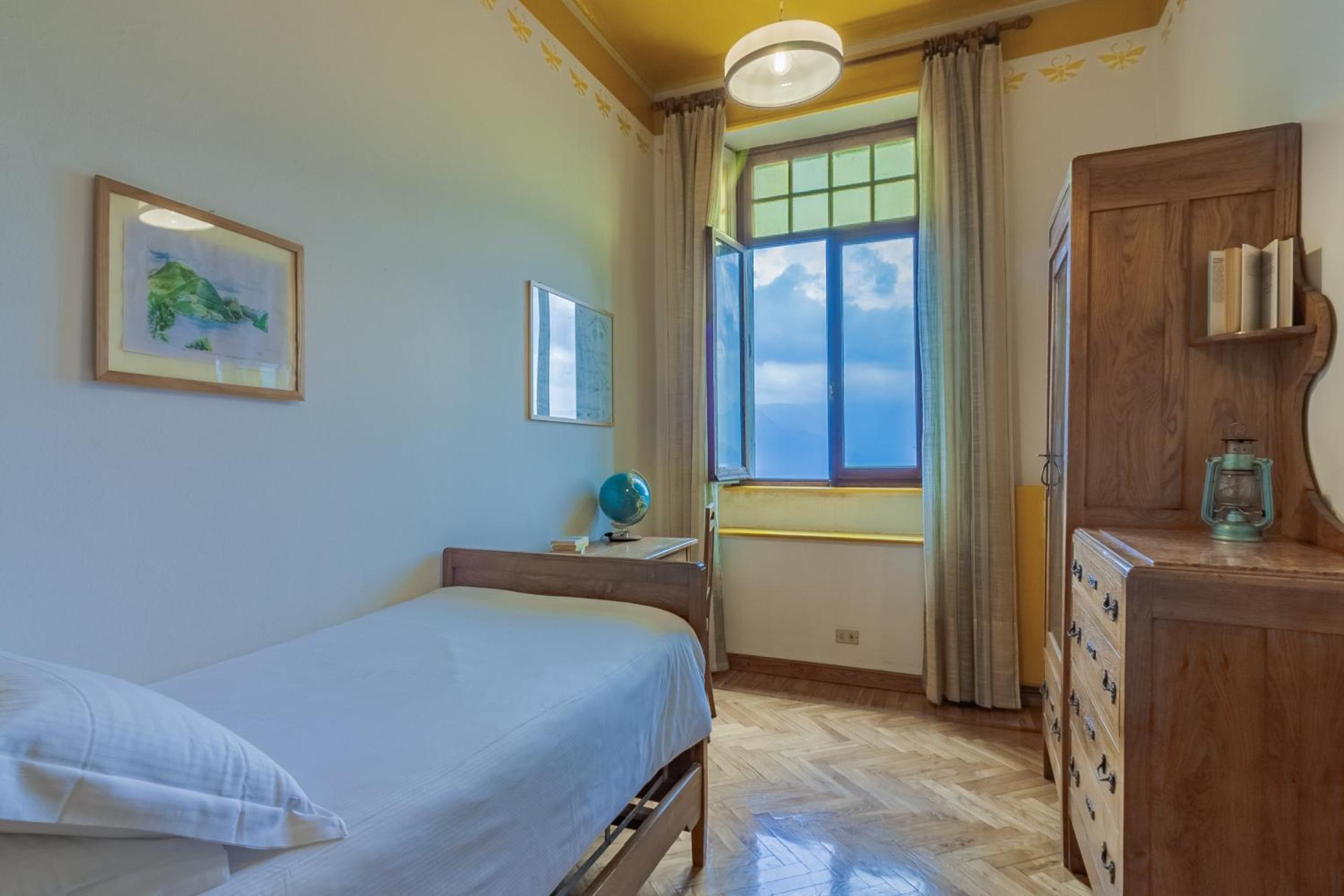 Family Villa with Stunning Lake View by Wonderful Italy