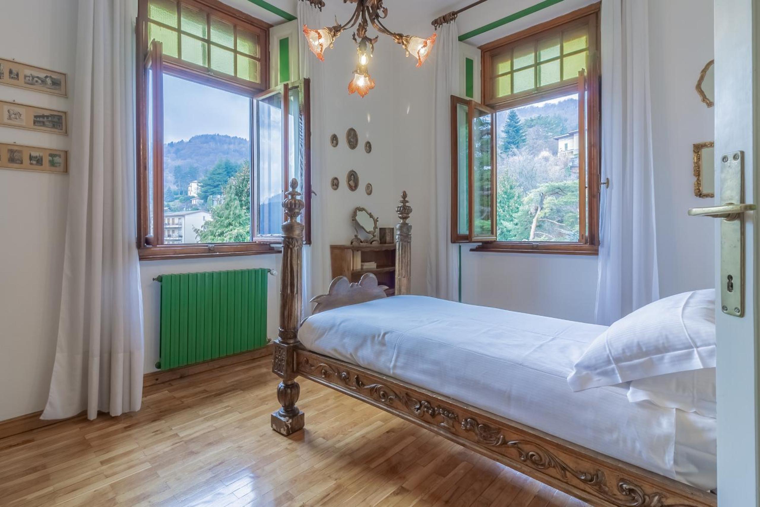 Family Villa with Stunning Lake View by Wonderful Italy