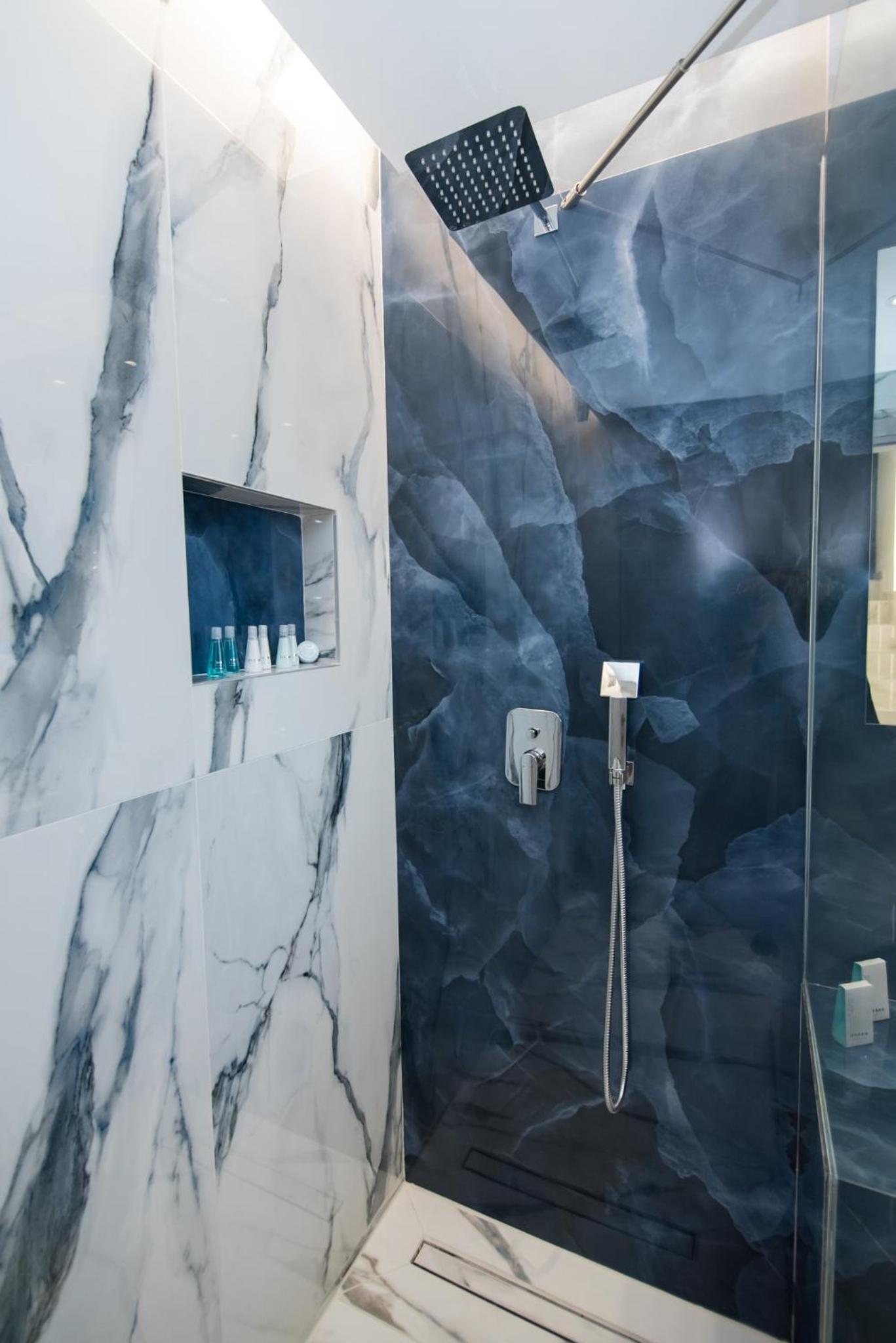 RAFAELA SUITES