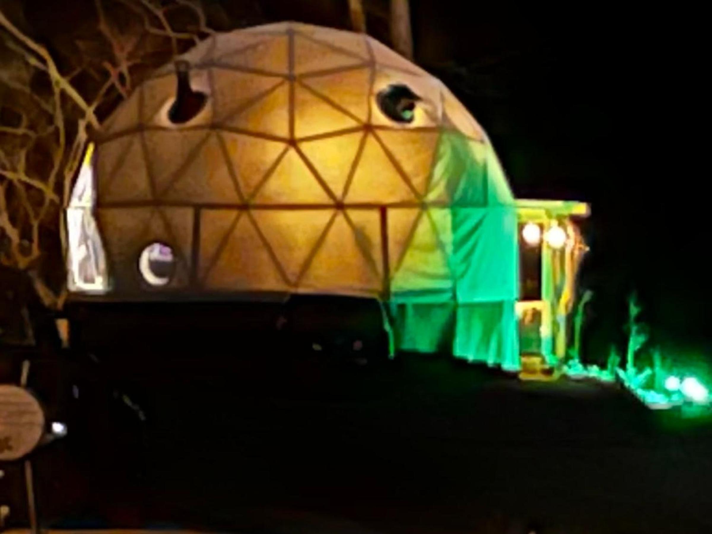 WATERFRONT LUXURY GLAMPING DOME