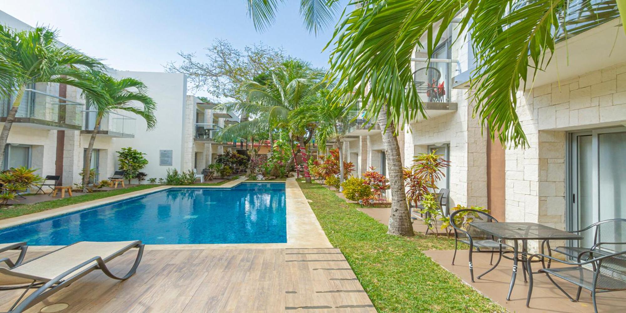 AKAB Modern & Tropical Apartment