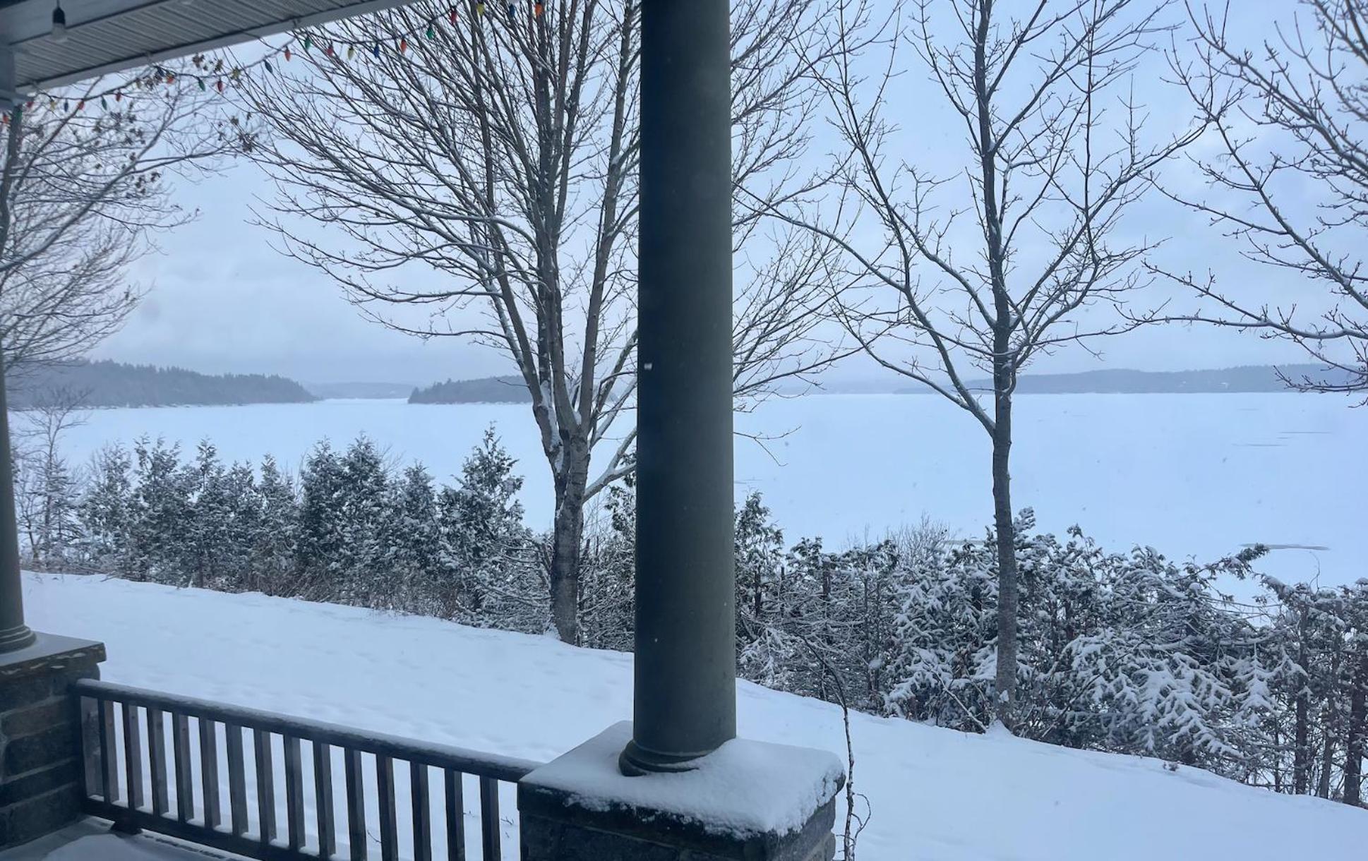 Greystone WaterFront Lux