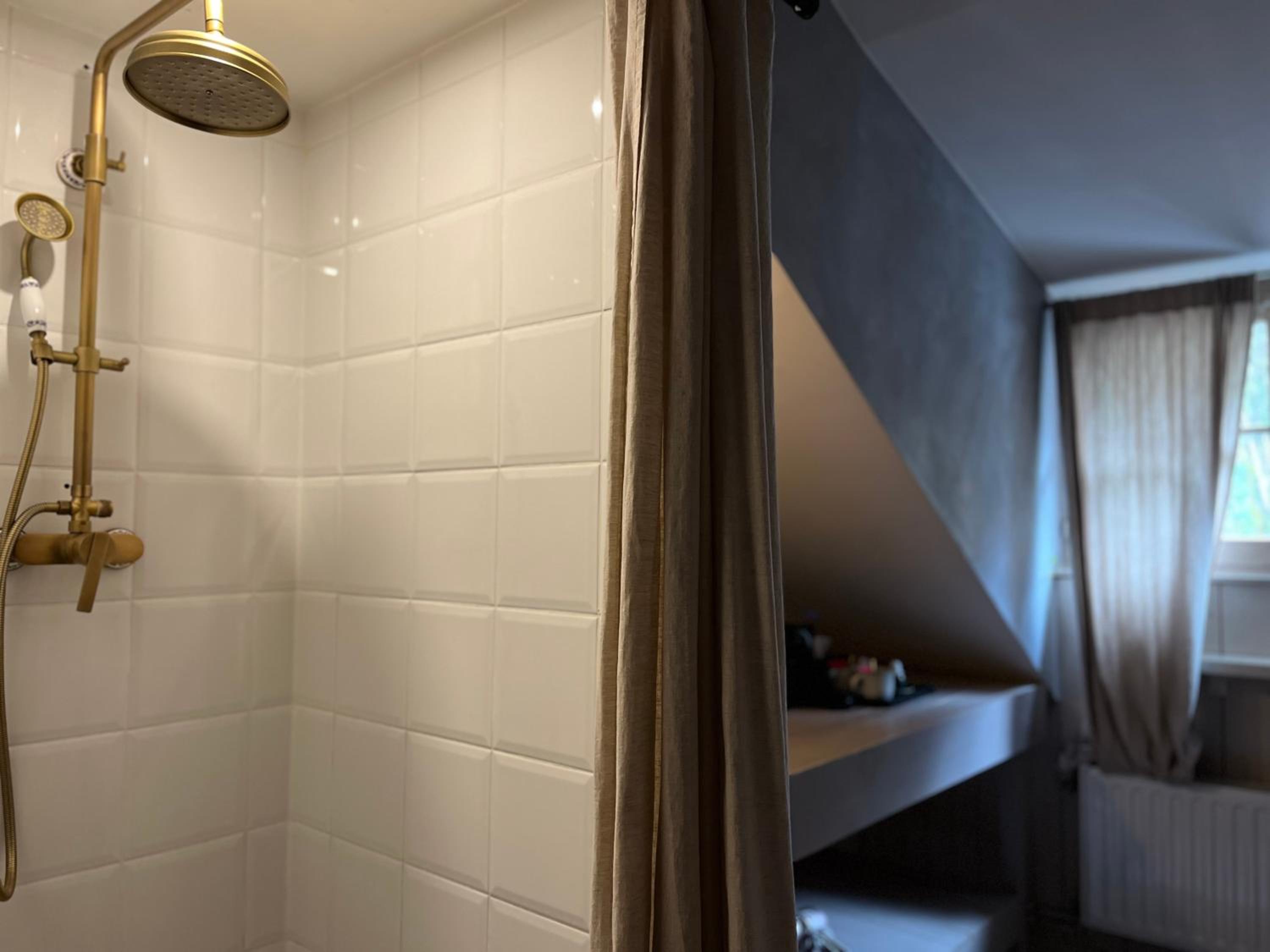 Édouard Garden Café Guest Room