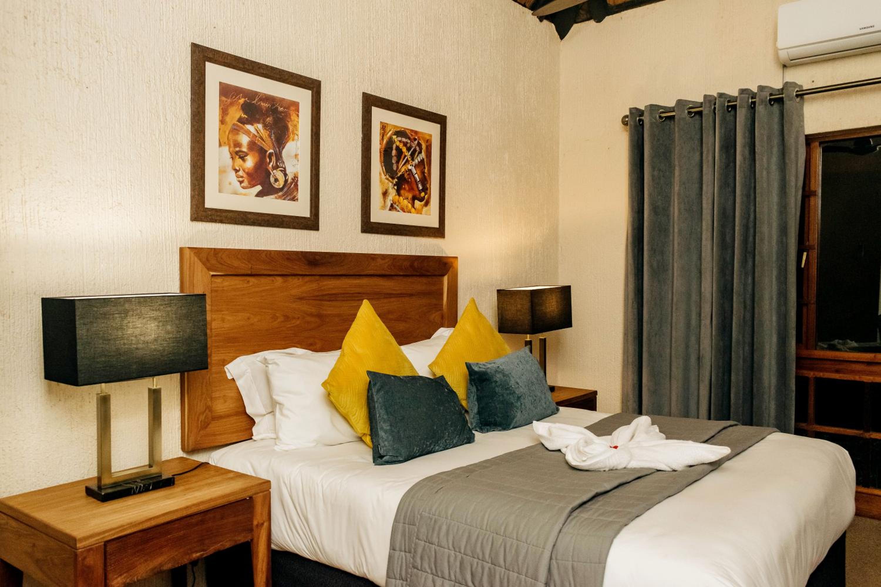 Hazyview Vacations - Kruger Park Lodge - Luxury Inyamatane Chalets - Property Image 17