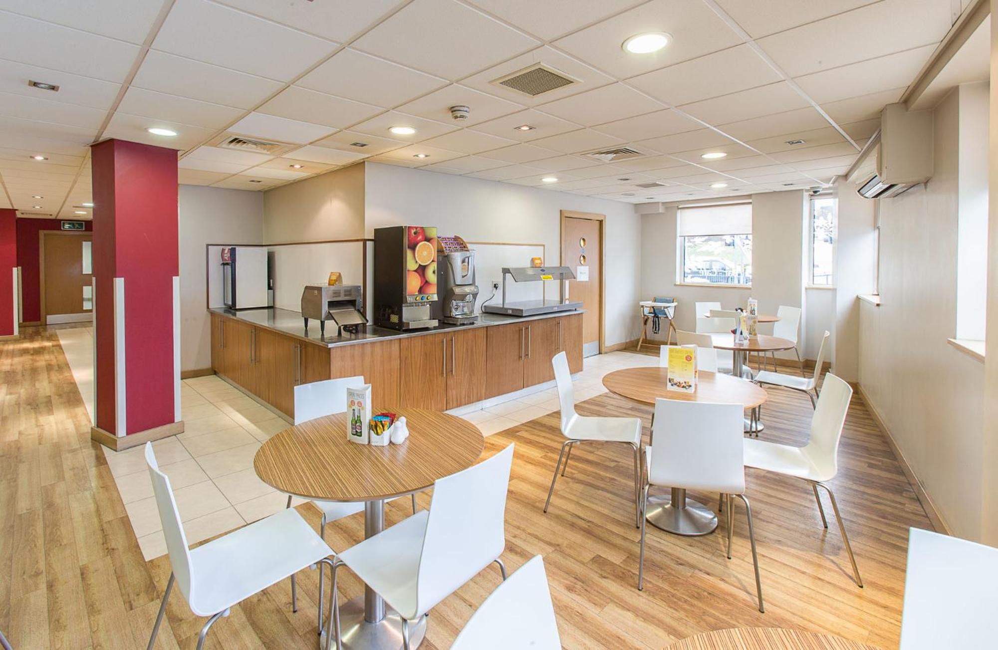 Wolverhampton Vacations - Redwings Lodge Wolverhampton Central - Property Image 12