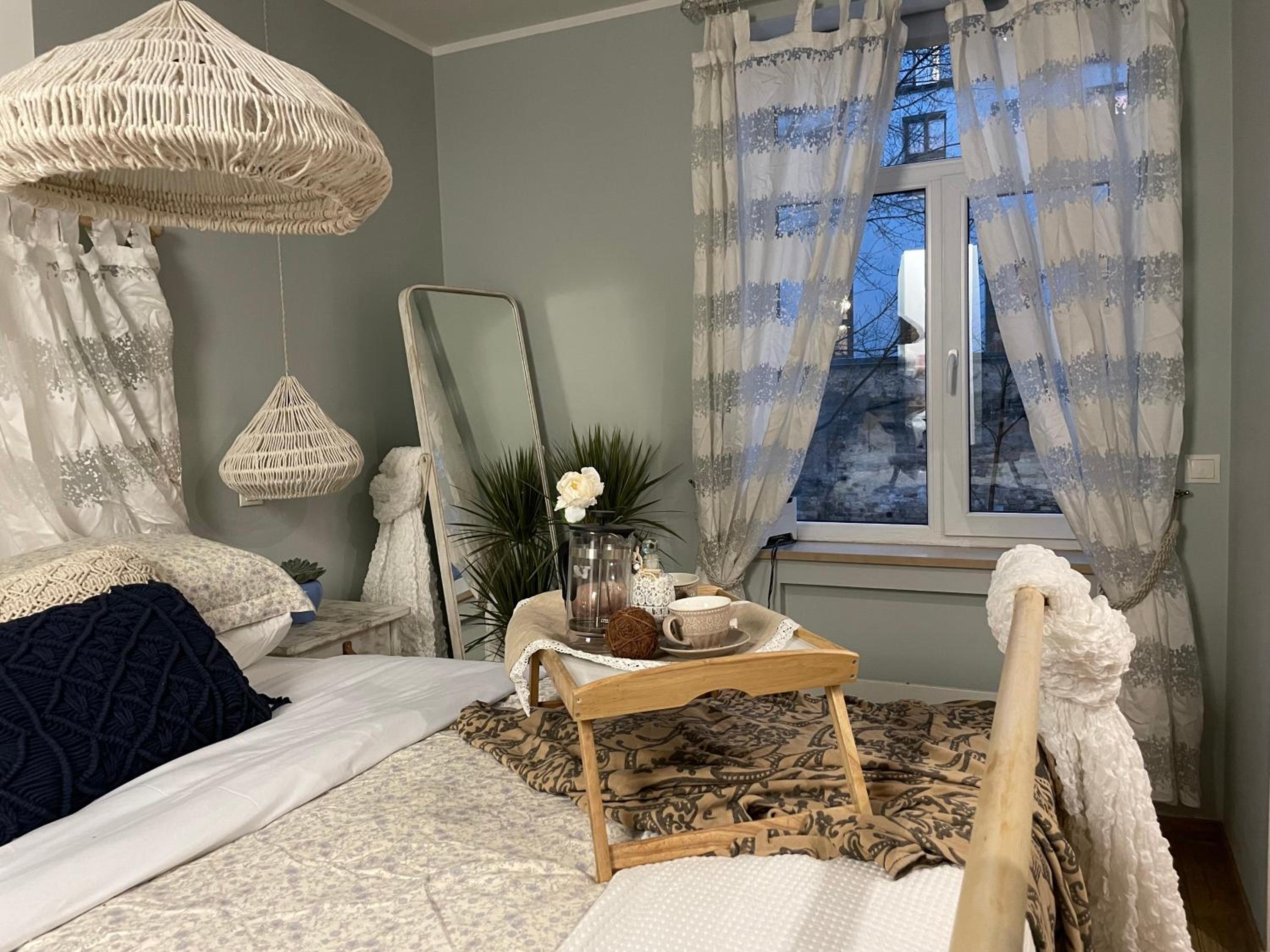 Pristine 1Br Apt in City Center- Free Parking & Coffee Machine view 4