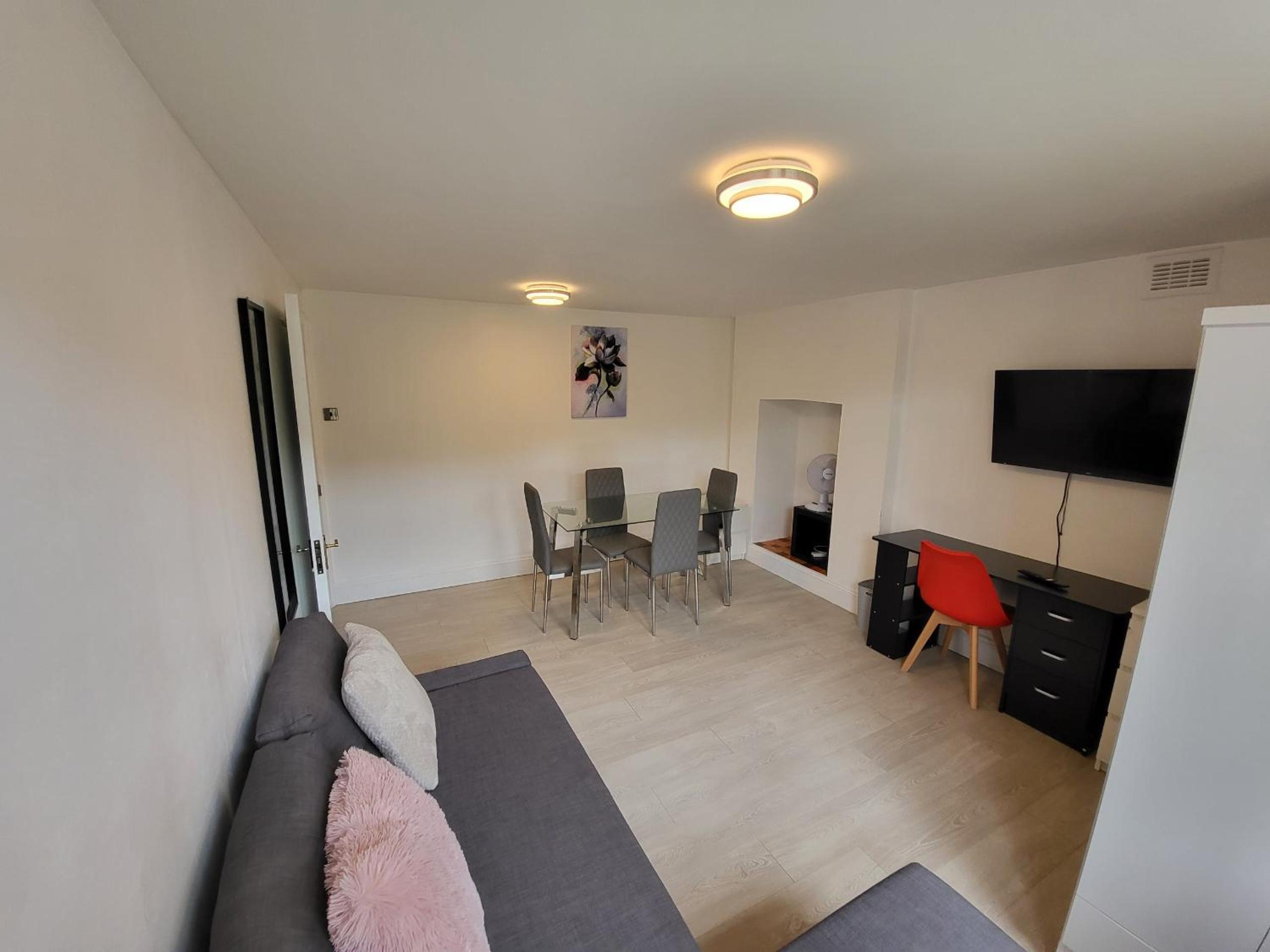 Cosy Apartment By Clapham South Underground!