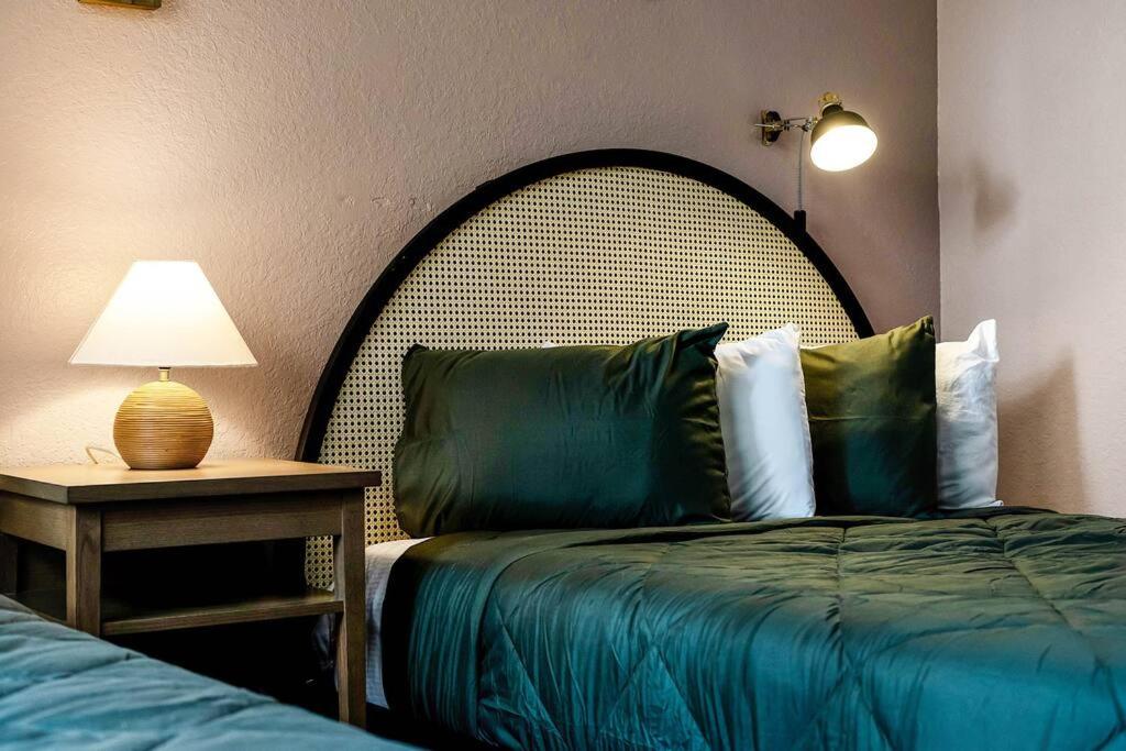 Designer Corner Suite 3br/2ba - Disney, Universal, Convention Center & SeaWorld