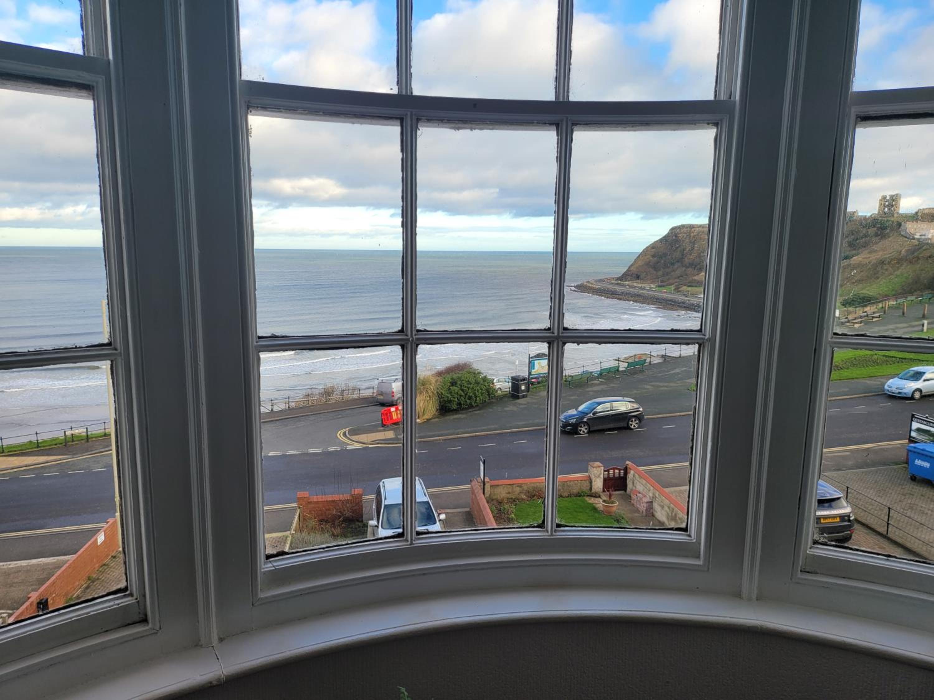 Sea View flat 4 fast WIFI & FREE parking view 5