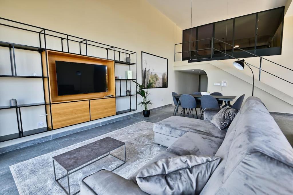 Luxurious Maisonette with Pool & Hot tub in Xaghra view 3
