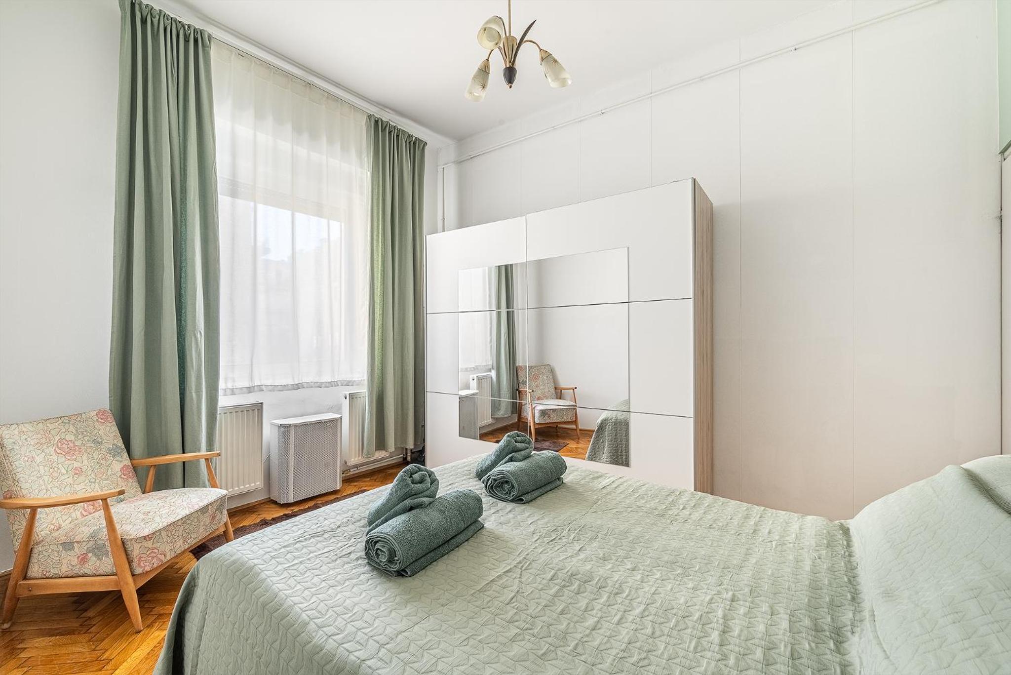 Budapest Then & Now Apartment view 2