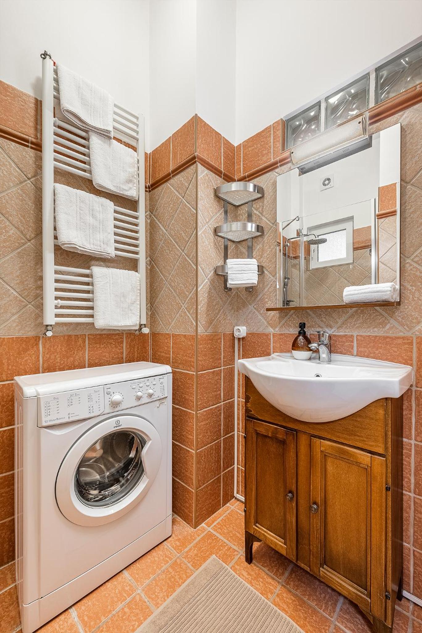 Budapest Then & Now Apartment view 3