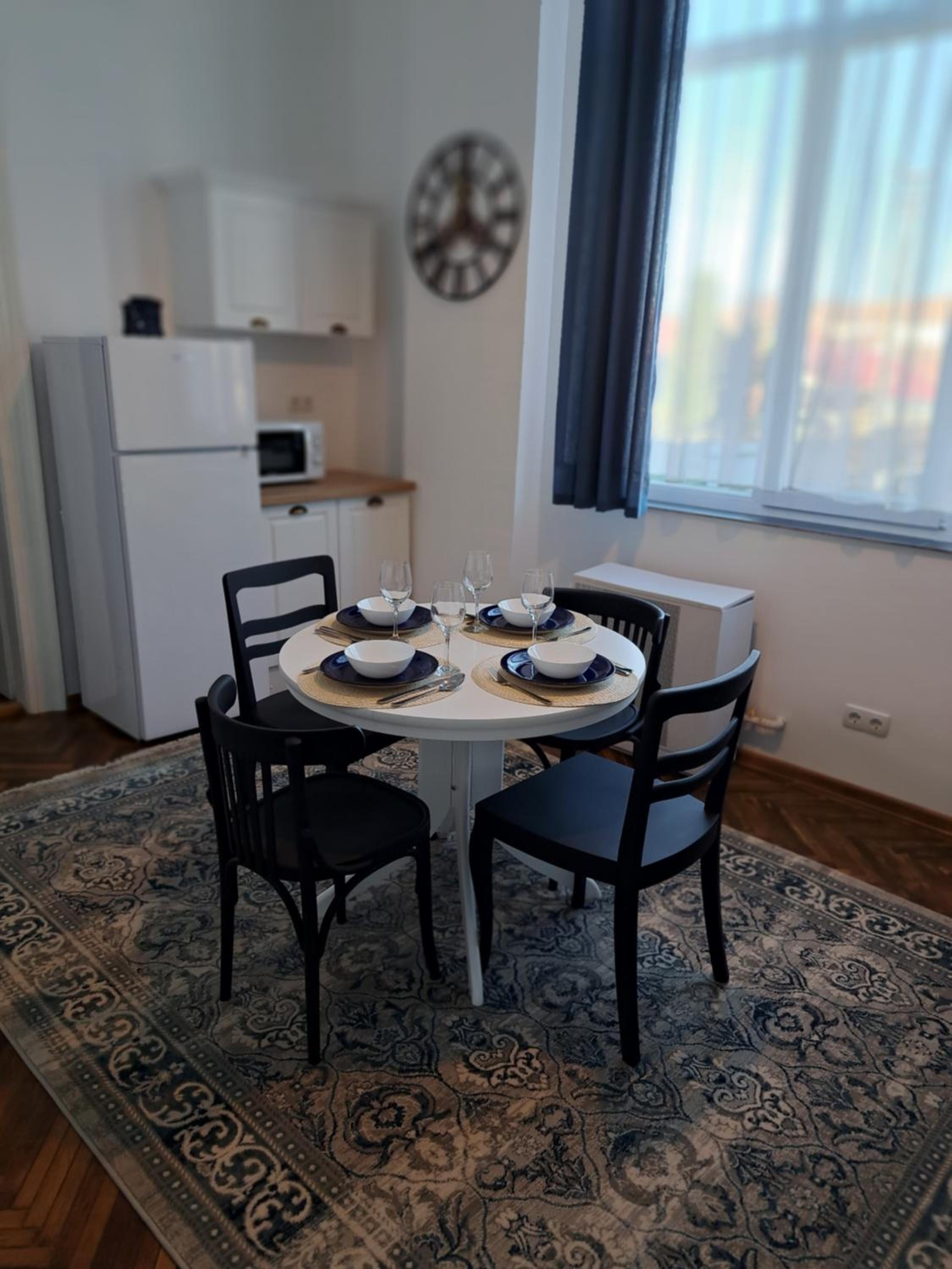 Weisz Apartment-City Center-Free Private Parking view 2