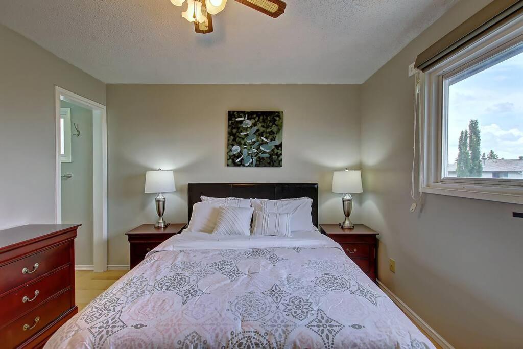 TASTEFULLY FURNISHED 5BR WITH 3BTHS AC Mins to DOWNTOWN AP