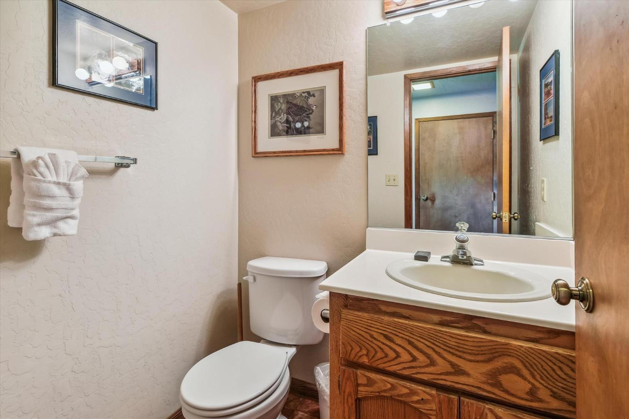Minutes From Heavenly Valley & Lake Tahoe Beaches view 5