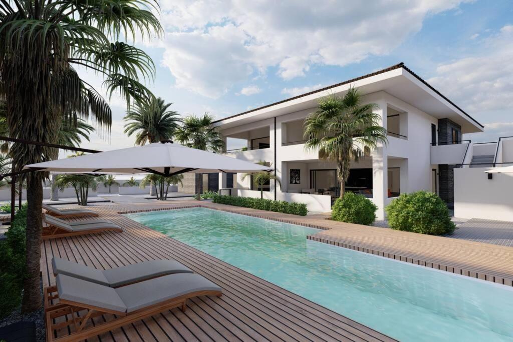The Wave - Excellently located Penthouse with pool