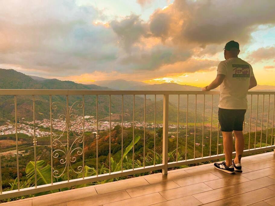 Orosi Mountain Lodge