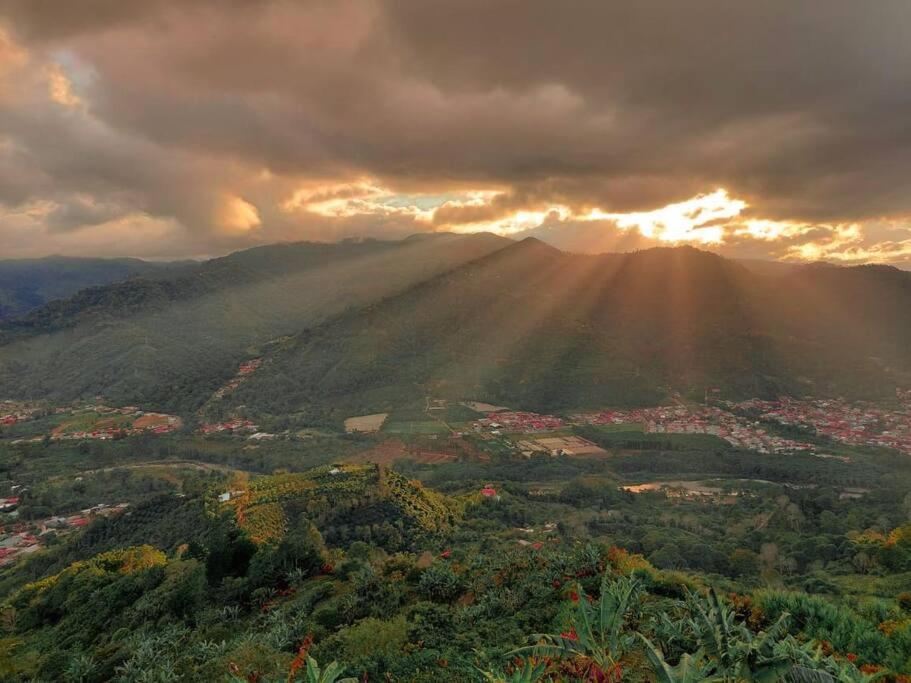 Orosi Mountain Lodge