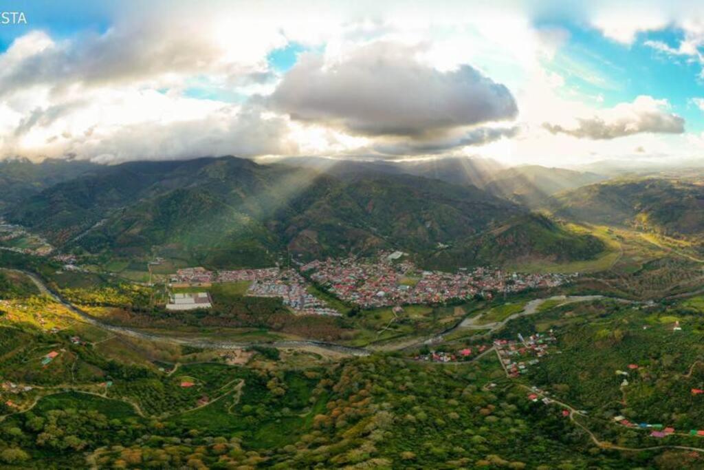 Orosi Mountain Lodge