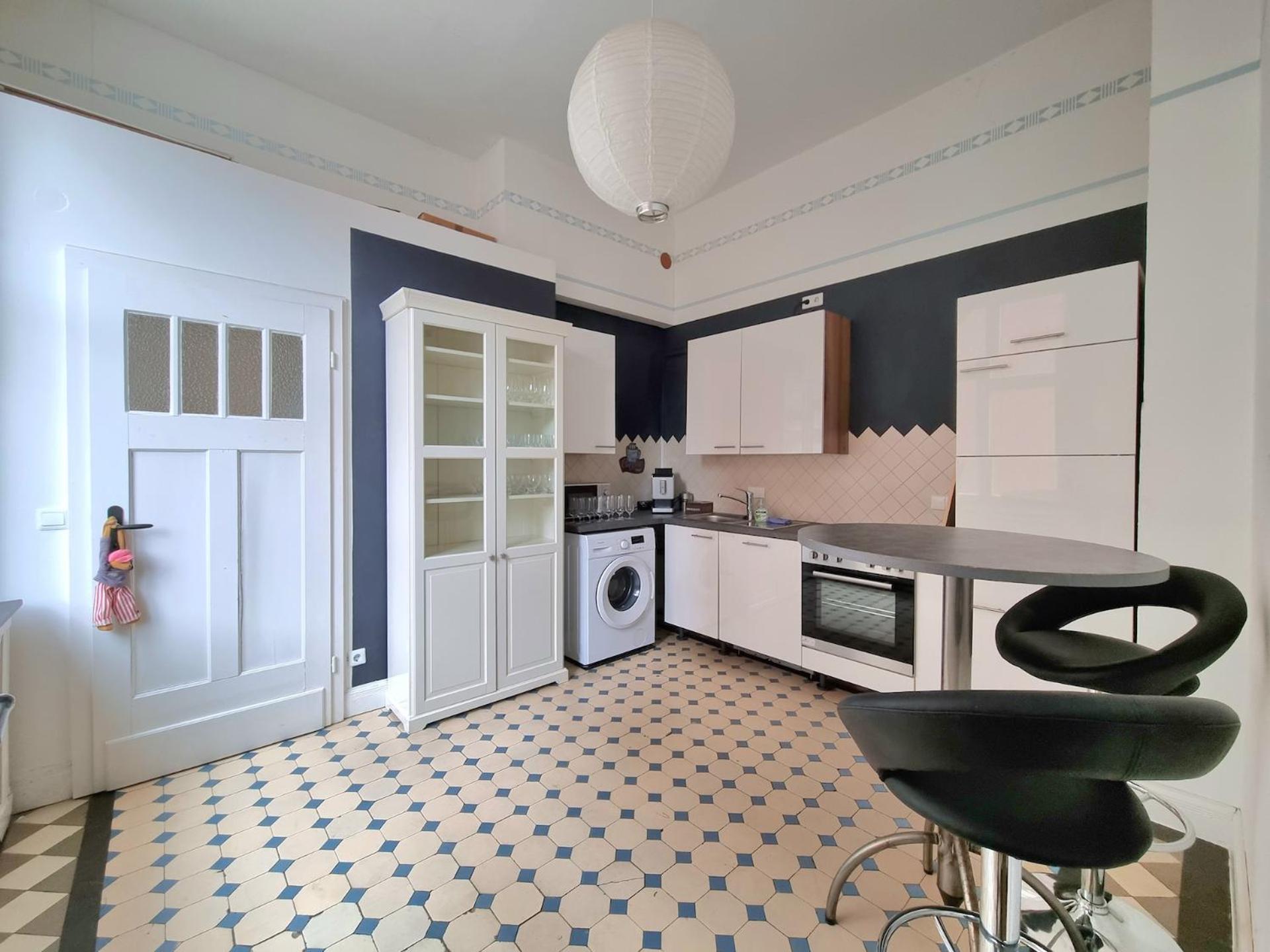 Charysma - Jugendstil trifft Moderne, Schlafzimmer mit Smart-TV, Tischfussball, Darts, Parkplatz