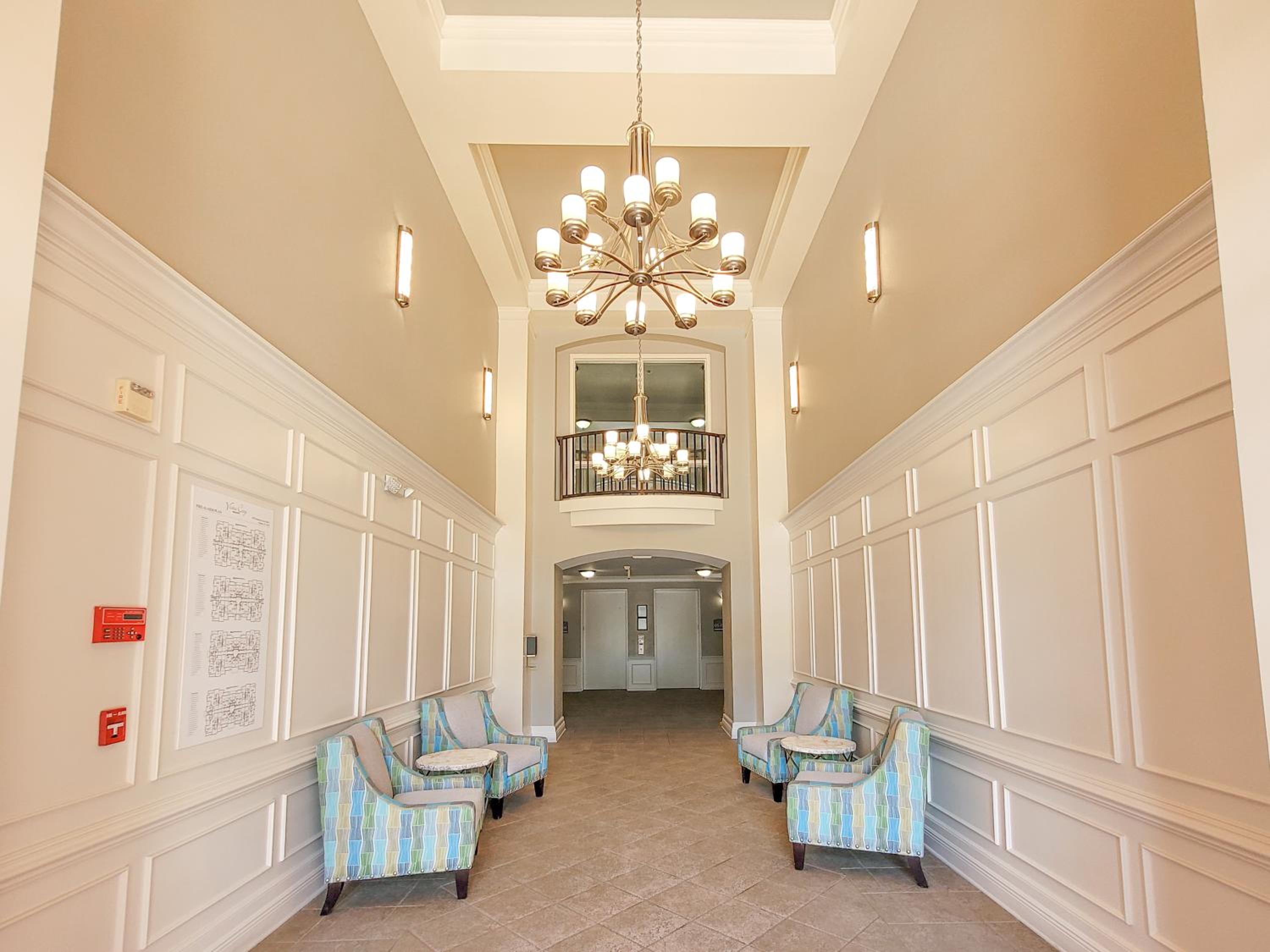 4Br 2Bath Condo Balcony 5min Conv Center 2020ft