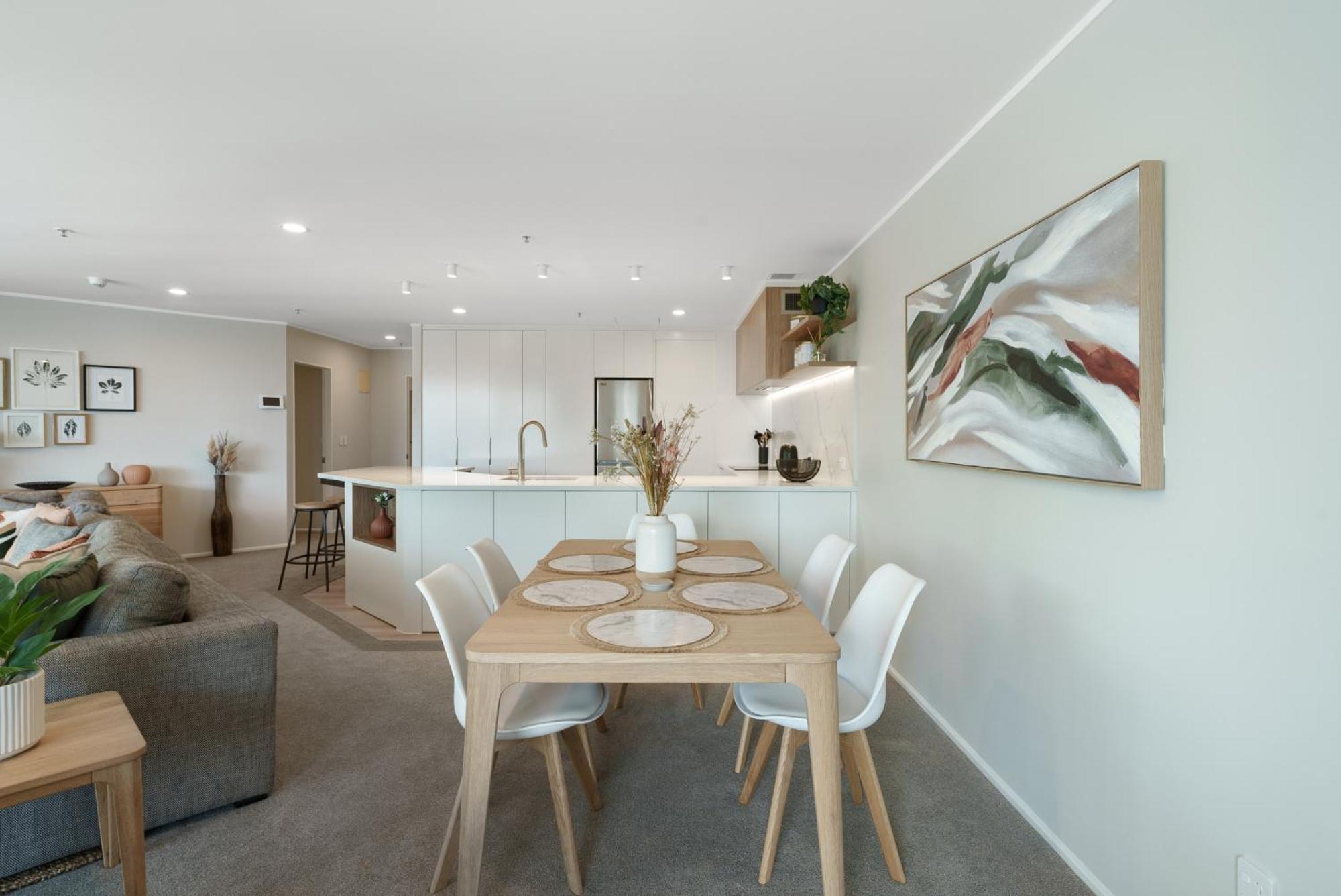 Executive Oceanside Apartment