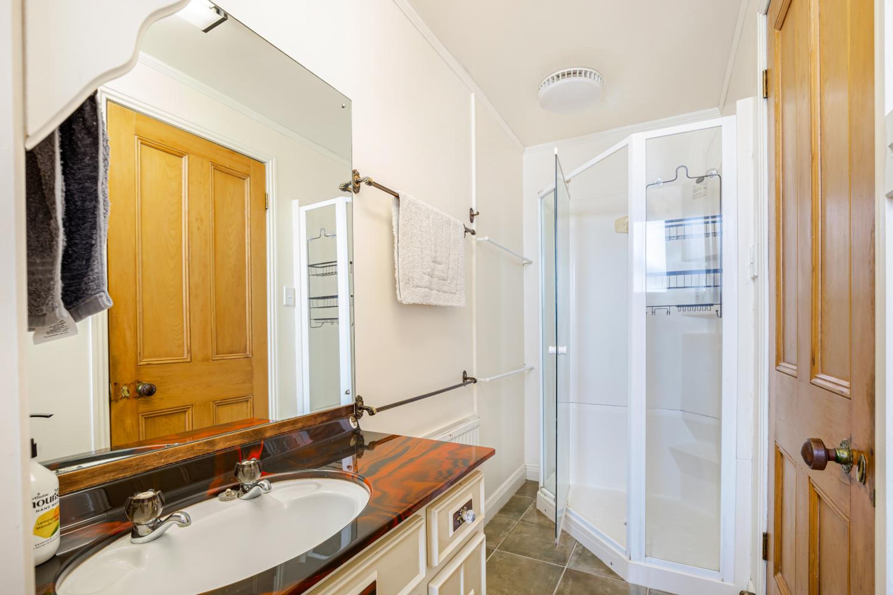 4Bed Spacious Villa in Chatswood
