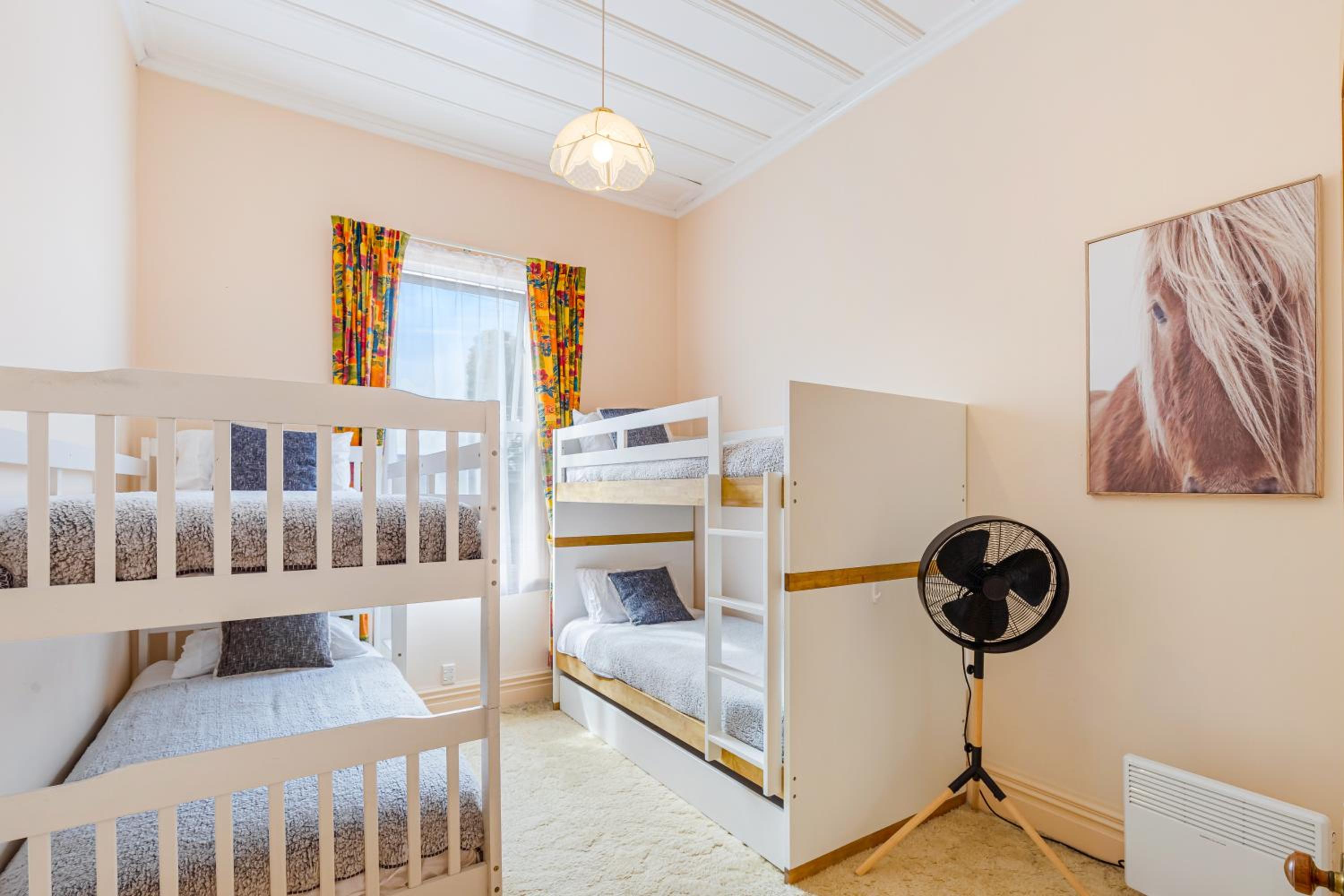 4Bed Spacious Villa in Chatswood