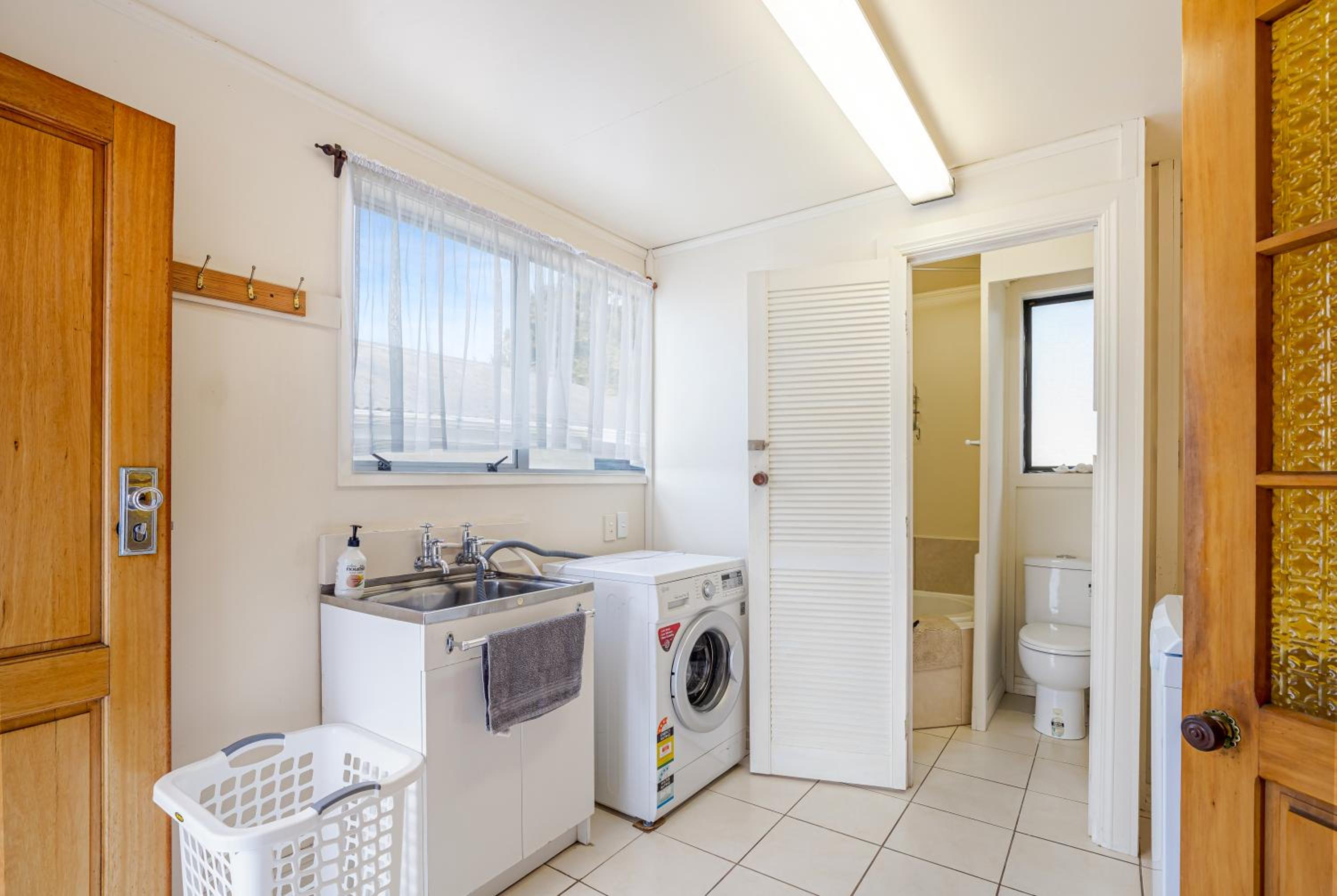 4Bed Spacious Villa in Chatswood