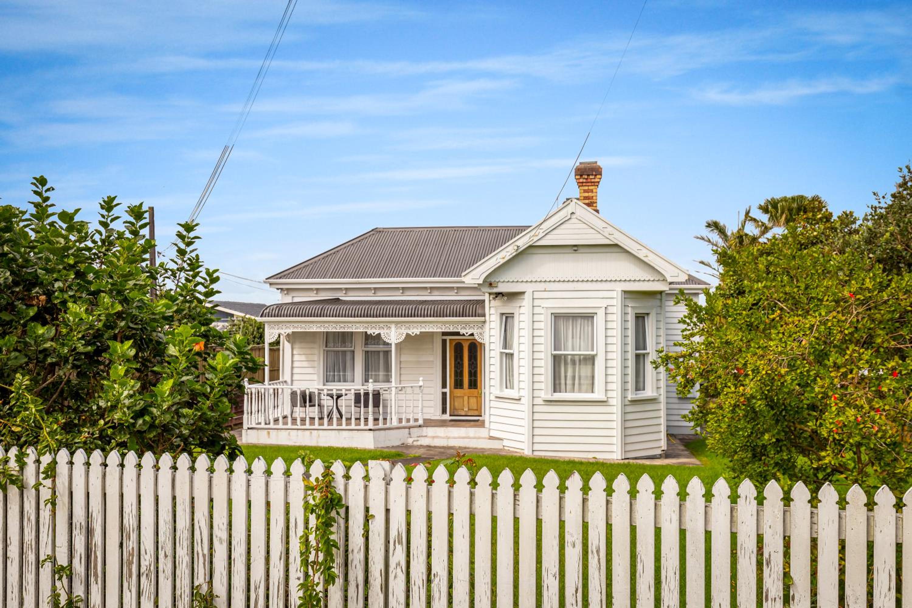 4Bed Spacious Villa in Chatswood