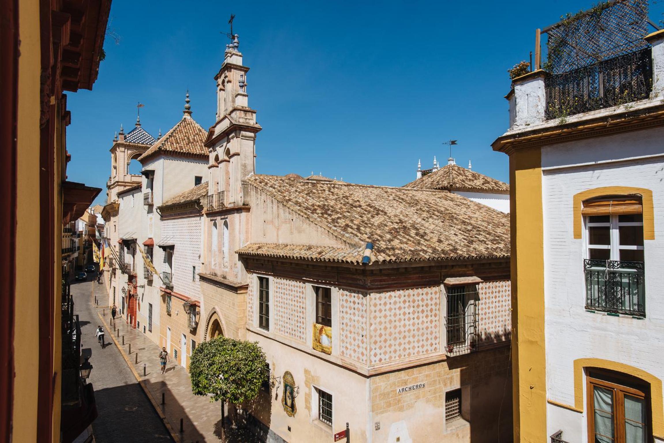 HomeySeville-Lovely Duplex at Santa Cruz 10 pax, Parking Optional view 2