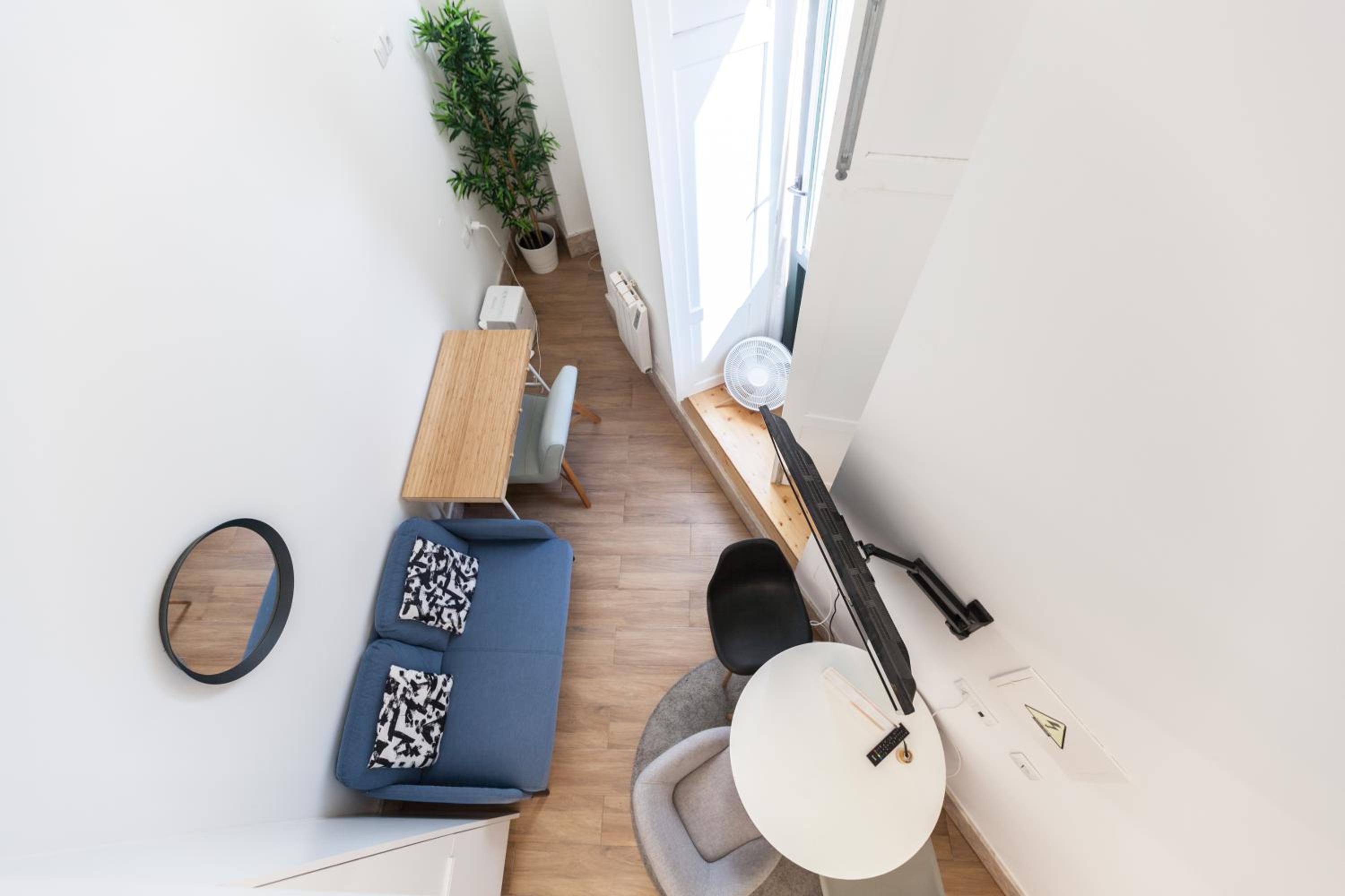 Arroios Urban Studio with Mezzanine view 4