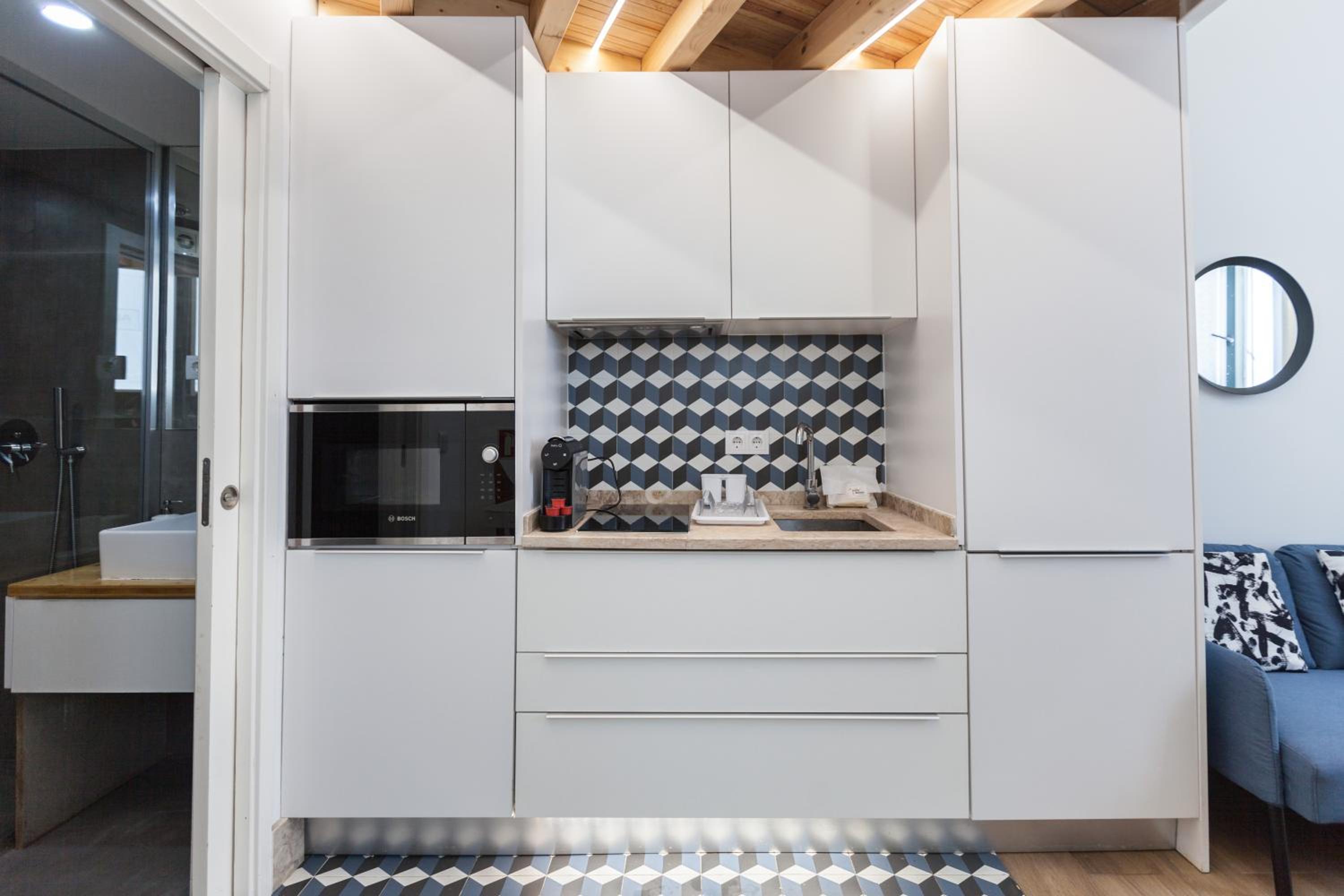 Arroios Urban Studio with Mezzanine view 2