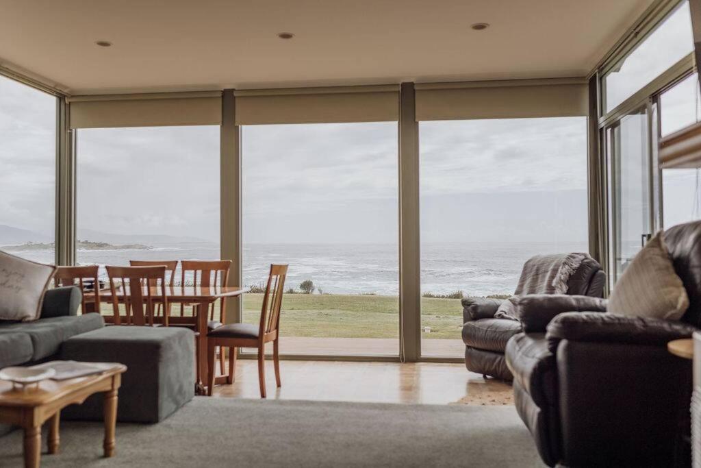 OceanFront - Absolute Waterfront