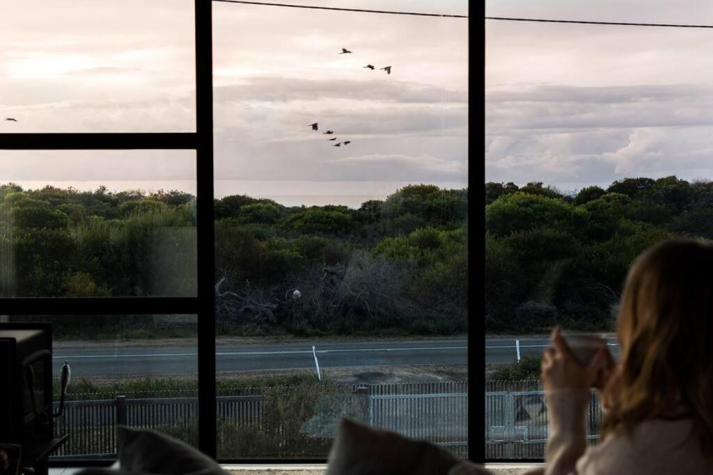 Moonbird Beach Shack ~ Ocean Escape