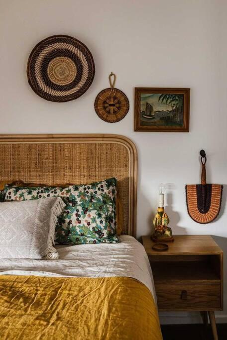 Moonbird Beach Shack ~ Ocean Escape