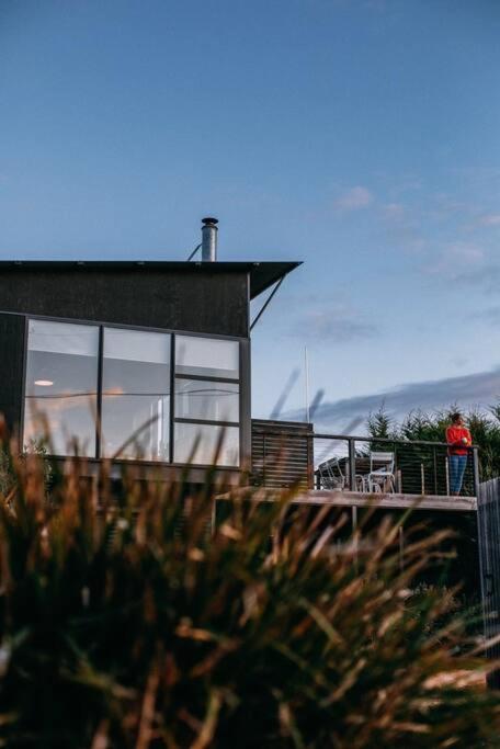 Moonbird Beach Shack ~ Ocean Escape