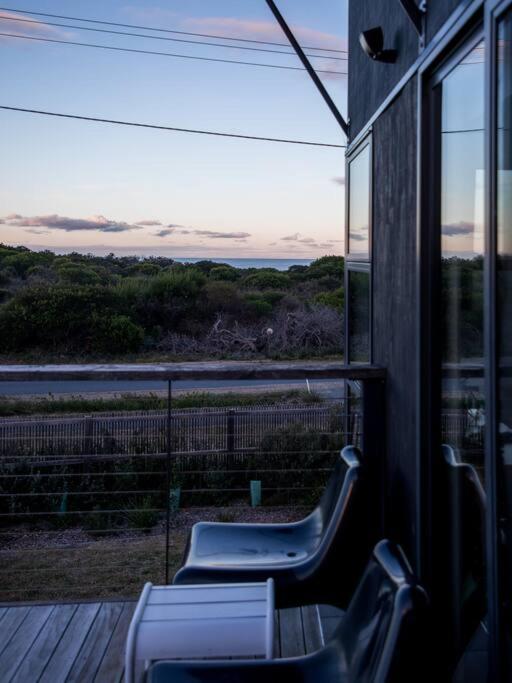Moonbird Beach Shack ~ Ocean Escape