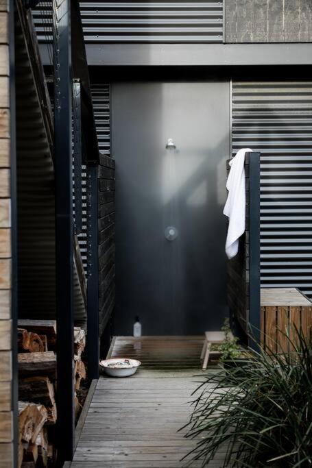 Moonbird Beach Shack ~ Ocean Escape