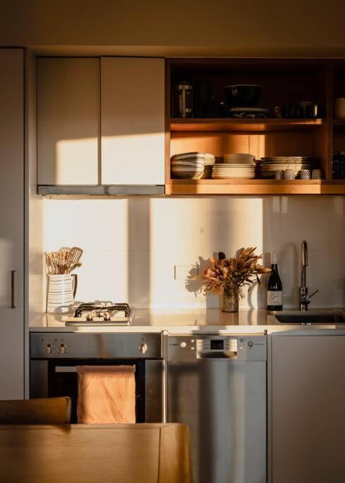 Moonbird Beach Shack ~ Ocean Escape