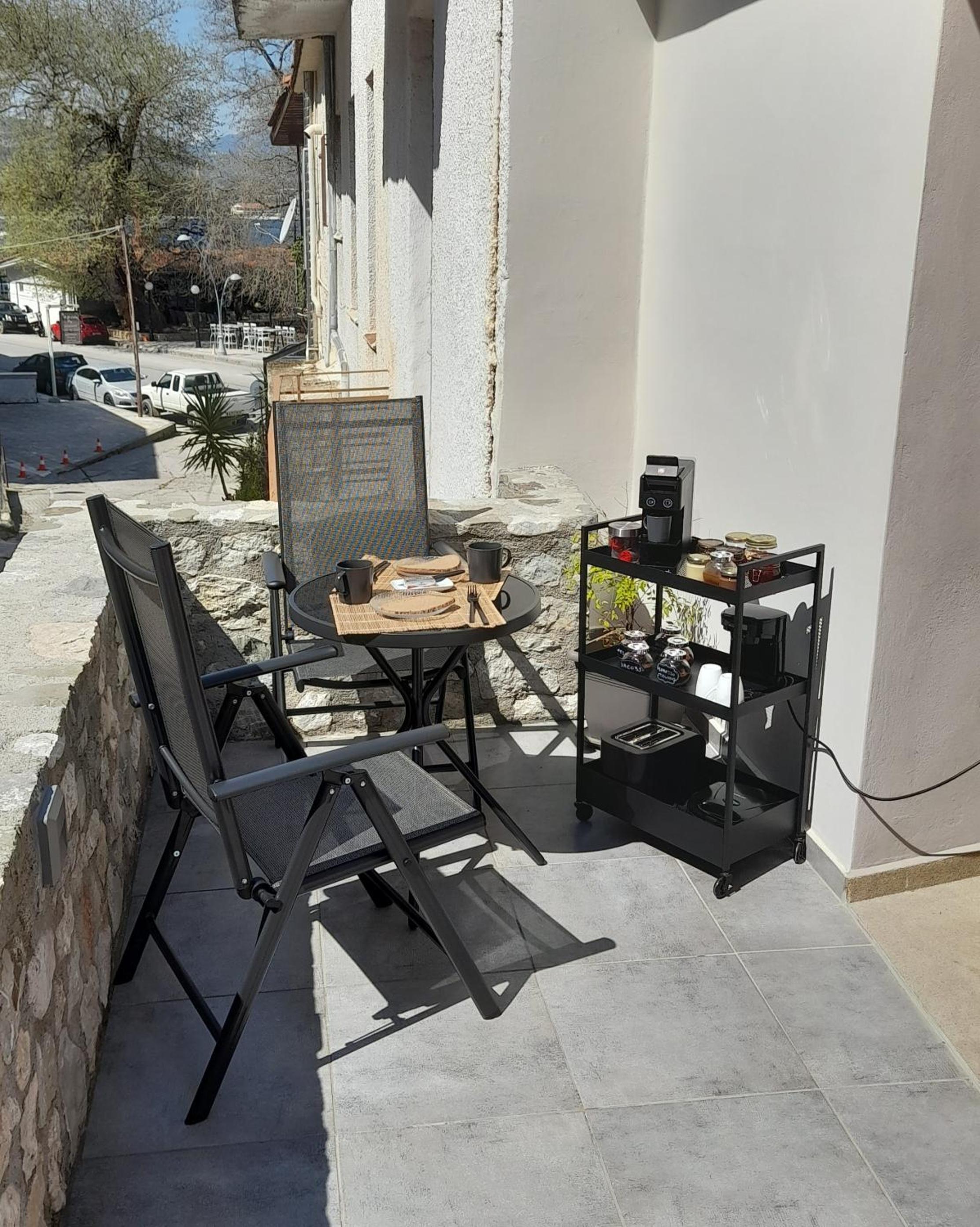 Vrachos Suites