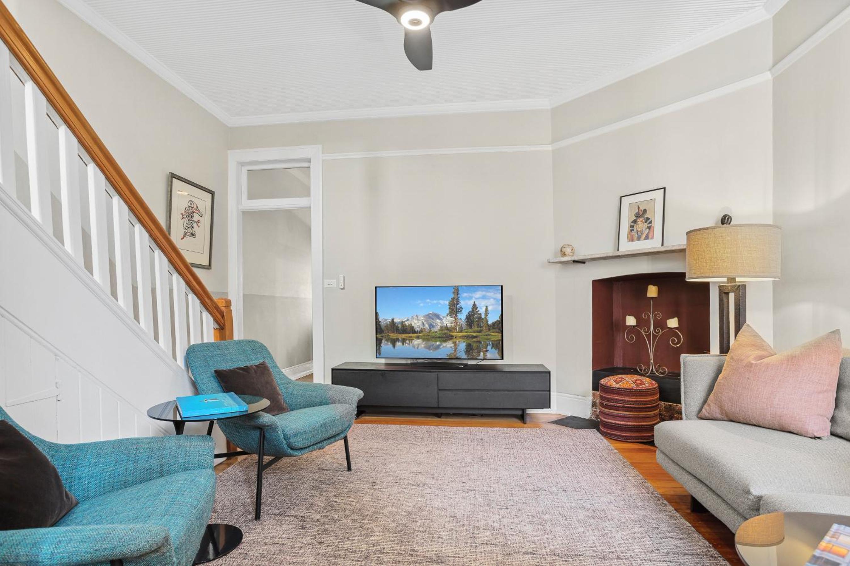 Quaint terrace house The Rocks