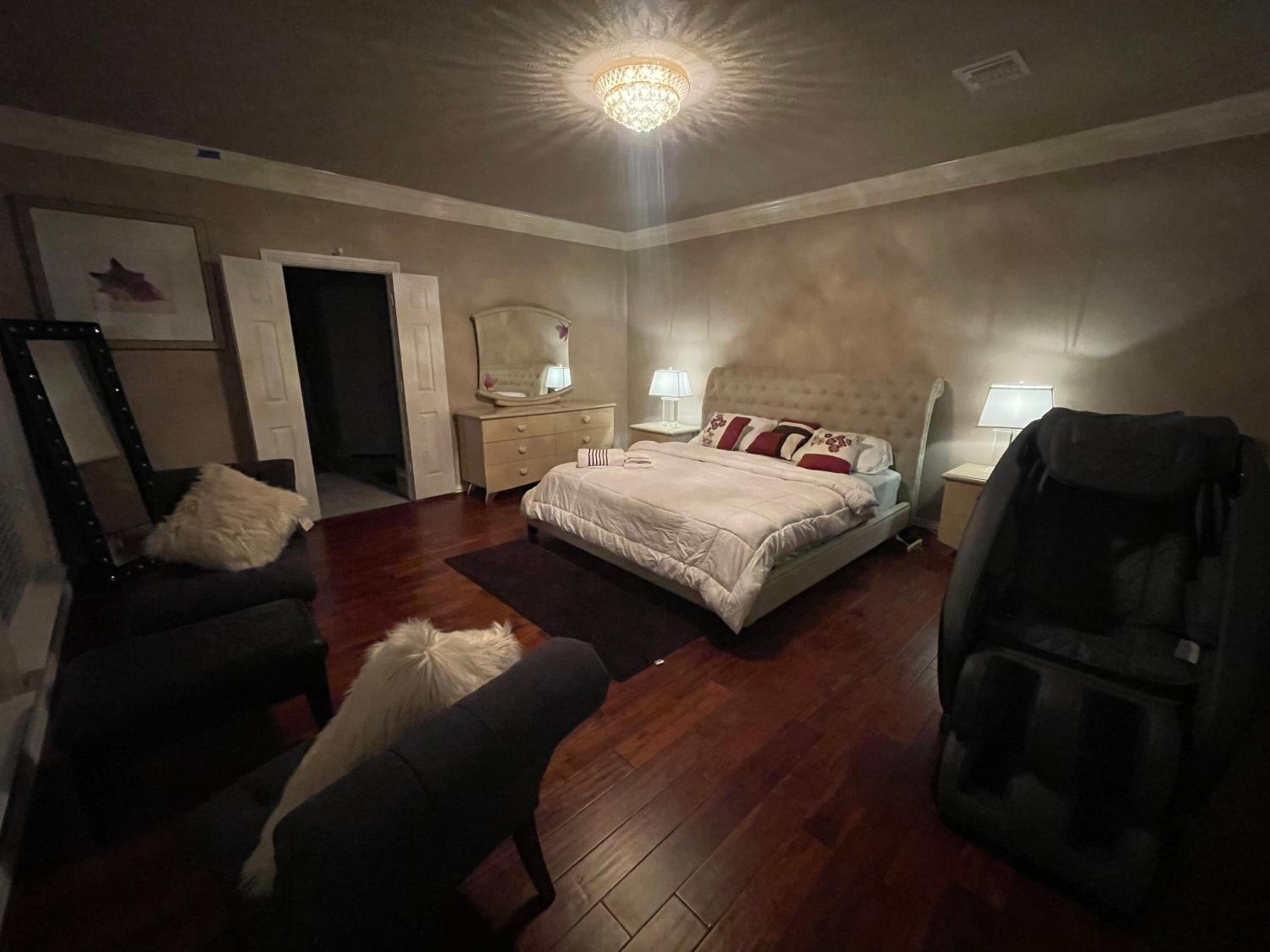 AFRA Home with huge garden Houston, Texas