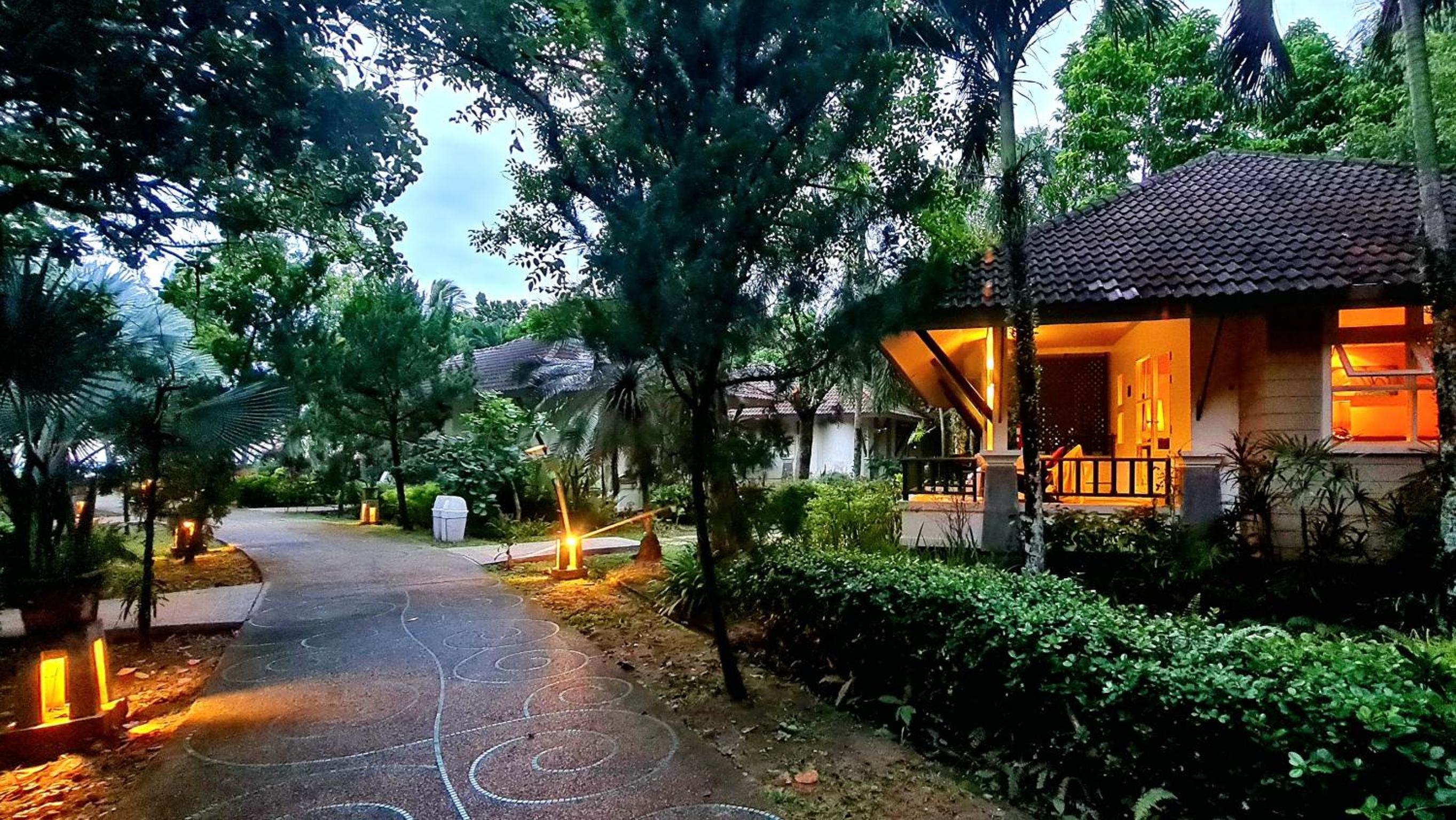 Baan Khaolak Beach Resort