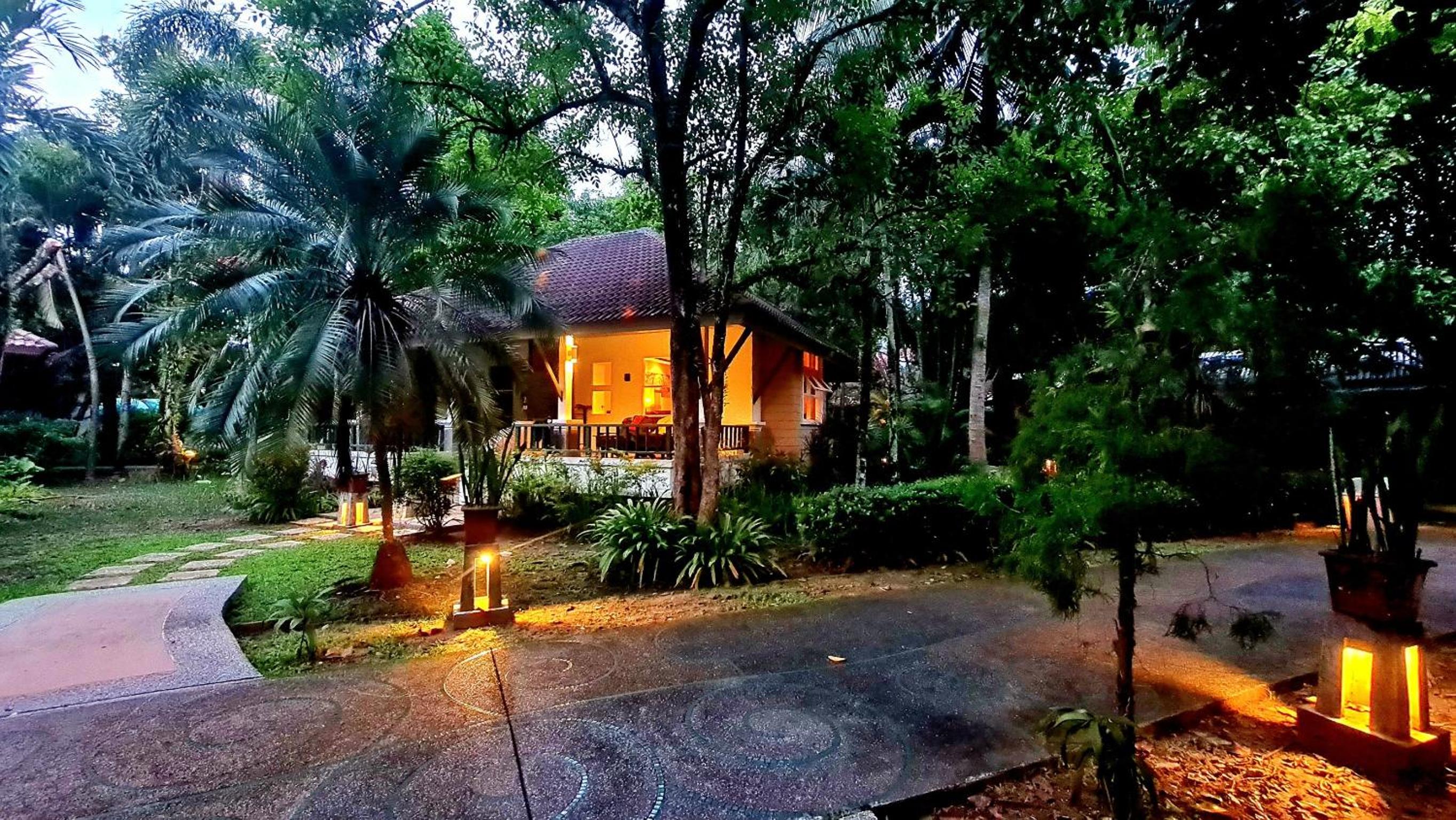 Baan Khaolak Beach Resort