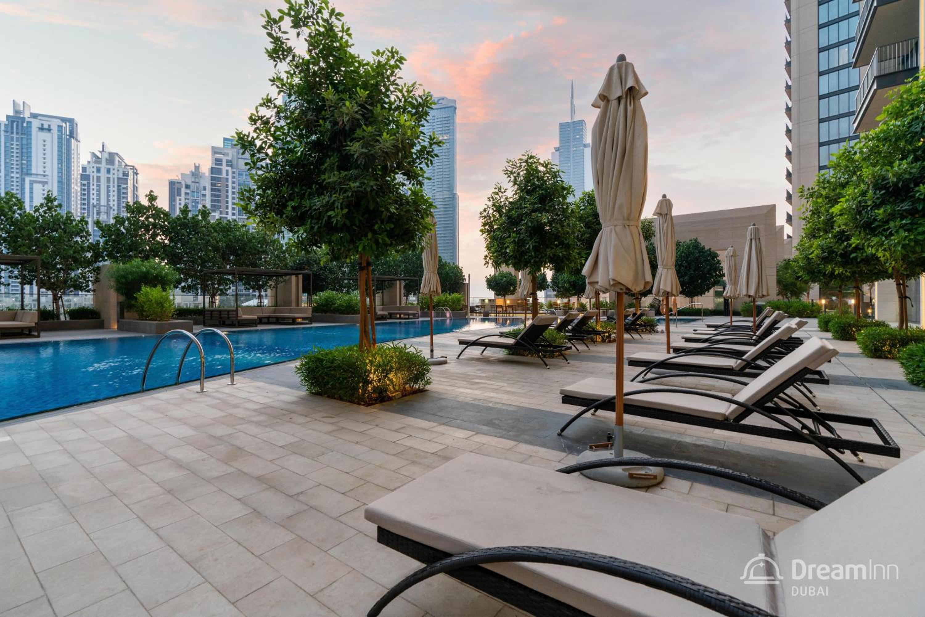 Dream Inn Apartments- Boulevard Heights