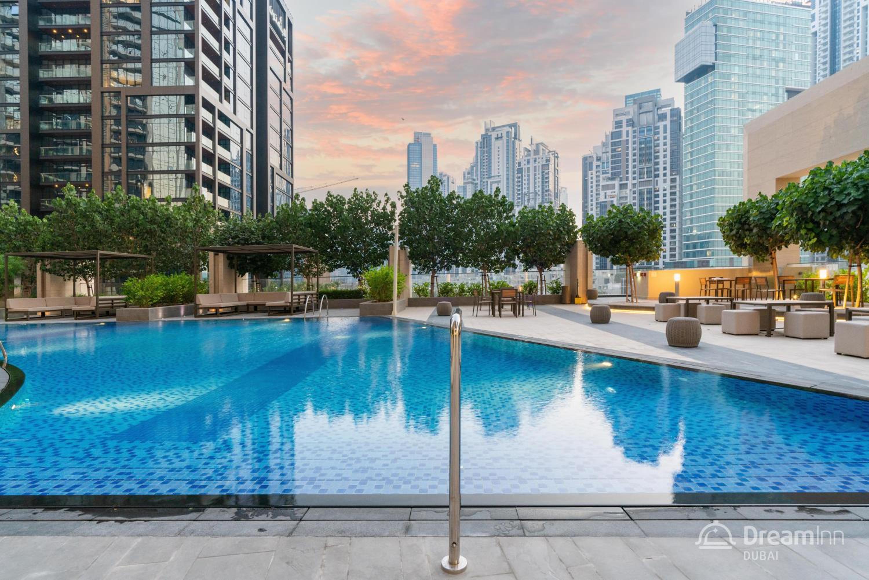 Dream Inn Apartments- Boulevard Heights