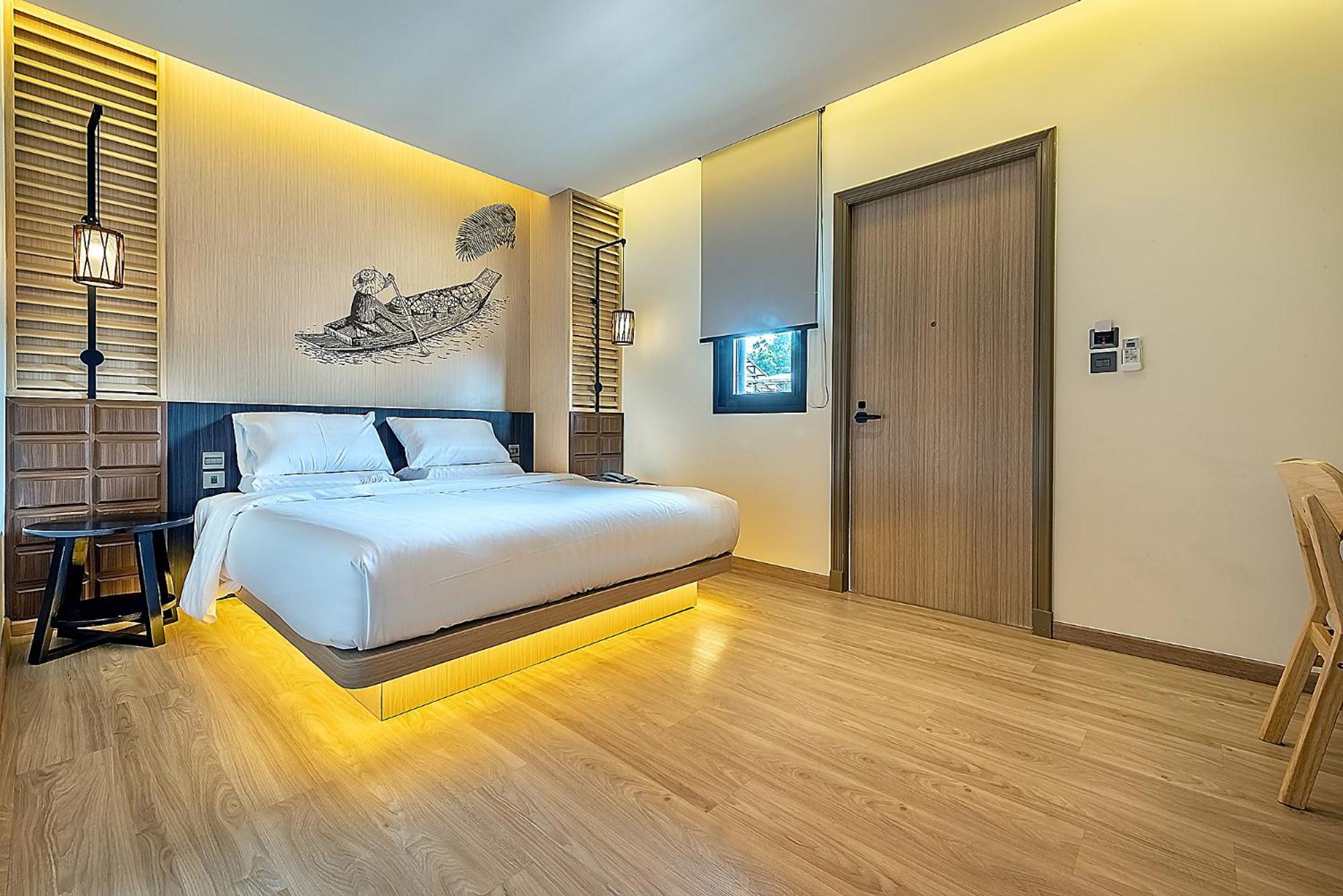 Phra Nakhon Poshtel